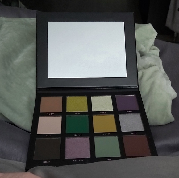 UE/NotNormal - Picture 7 of 7